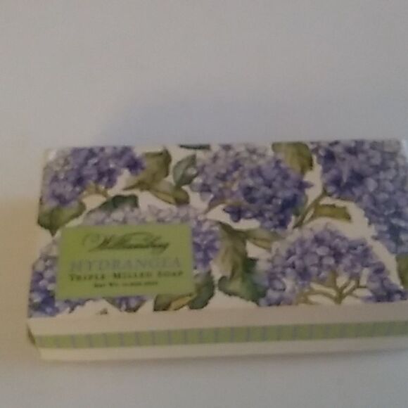 Williamsburg Hydrangea Bar Soap. - Picture 2 of 3